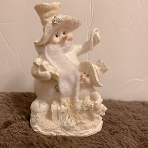 Vintage K’s Collection mother snowwoman with a child ordering gifts 3Lx2.5Wx5H